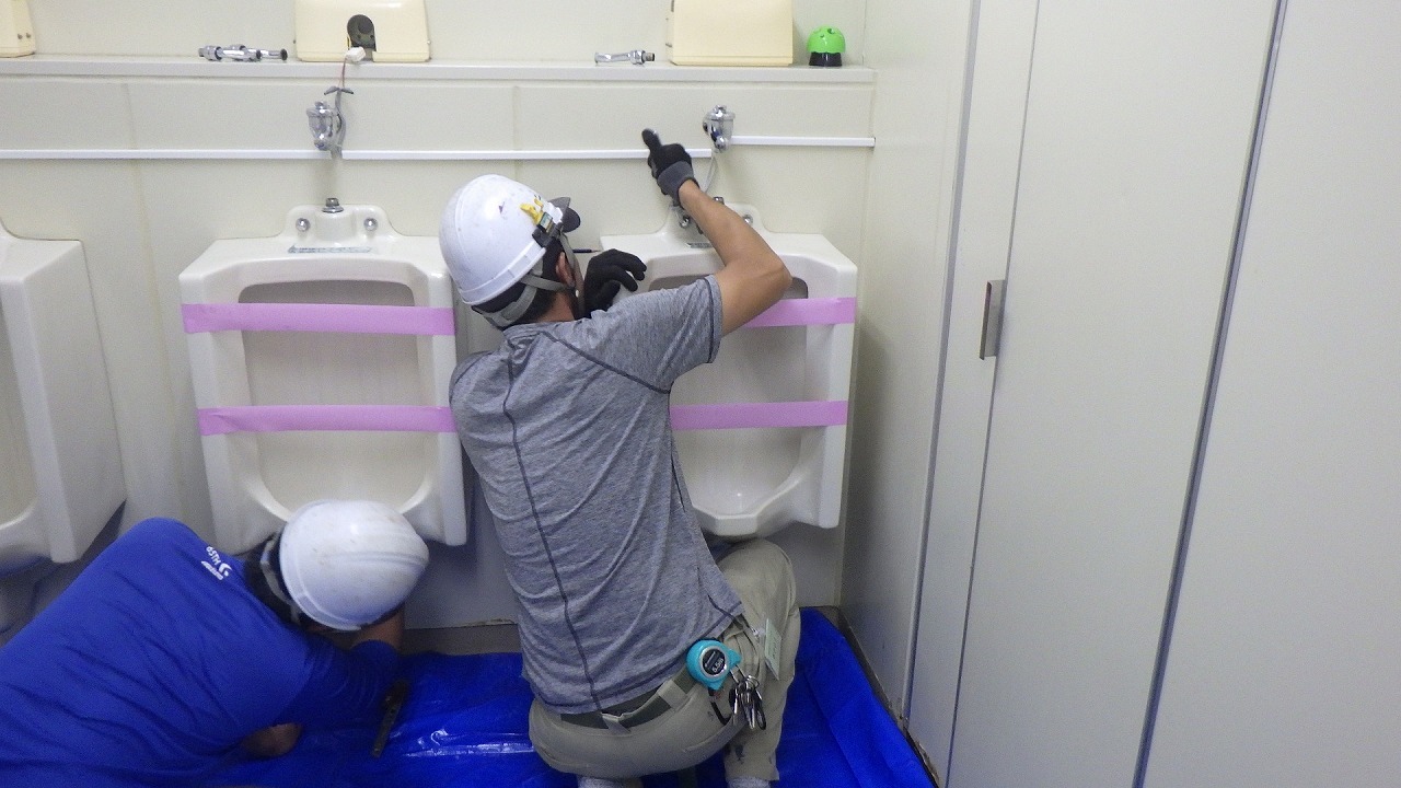 【現場レポート】トイレ背面壁内漏水修繕作業_d0176793_14033383.jpg