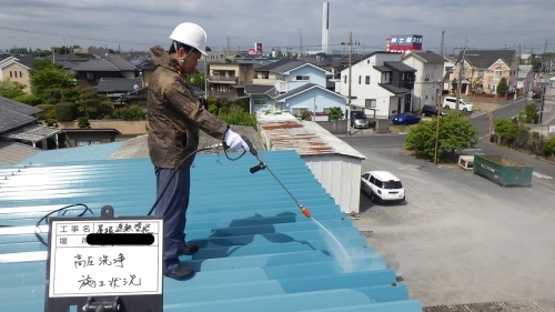 【現場レポート】折半屋根耐熱塗装作業_d0176793_16115918.jpg