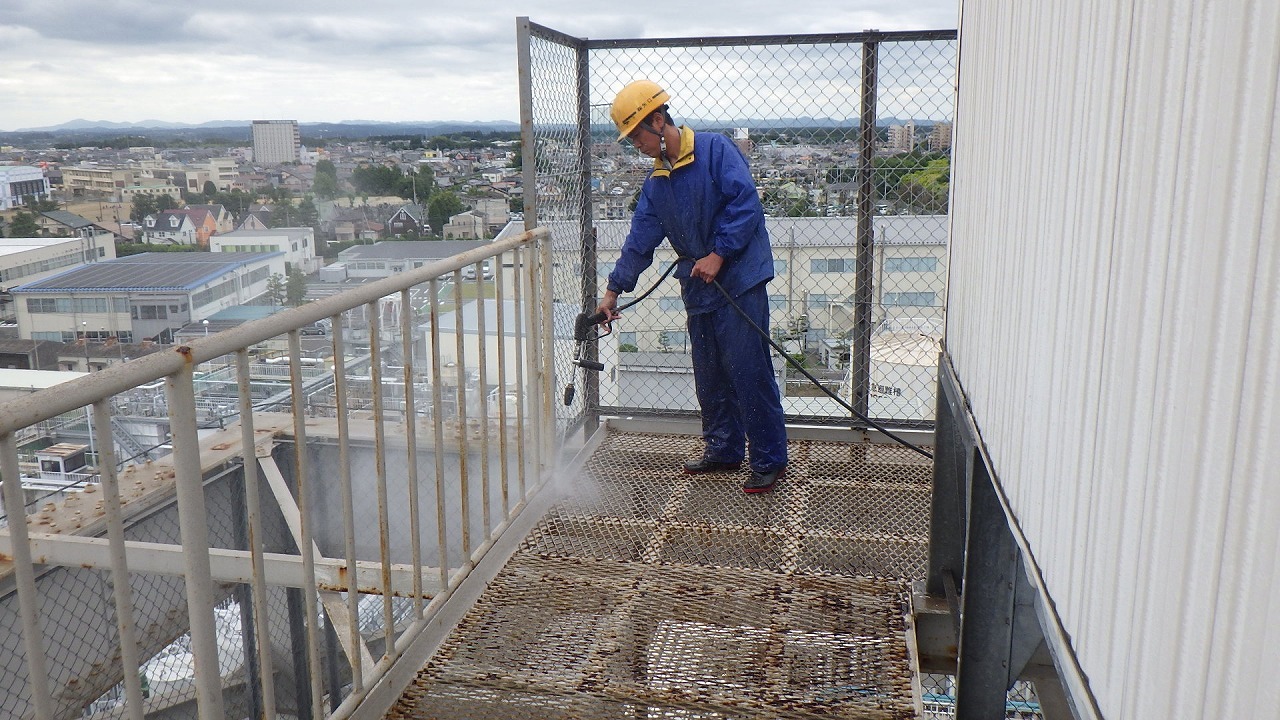 【現場レポート】工場内屋上通路塗装修繕作業_d0176793_16384686.jpg