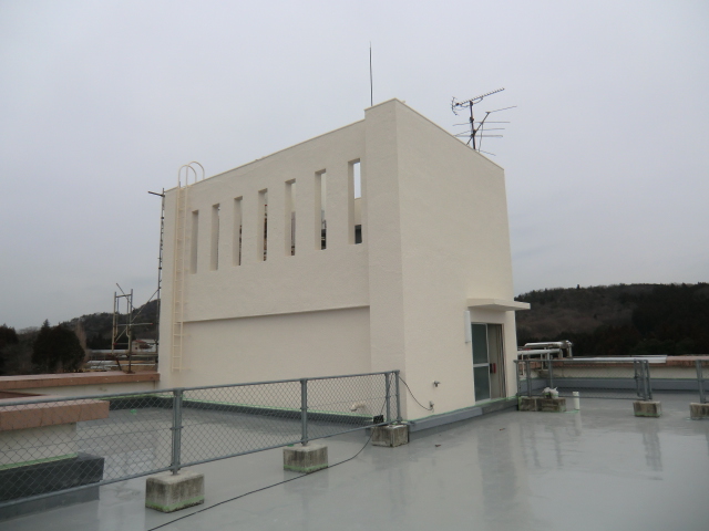 途中経過報告~県立小瀬高校屋上防水改修工事~_d0176793_17273659.jpg