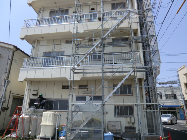 【現場レポート】 ひたちなか市 みくにやビル 外壁修繕塗装_d0176793_17311436.jpg