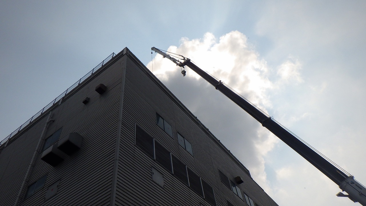 【現場レポート】工場内屋上手摺交換作業_d0176793_17341435.jpg