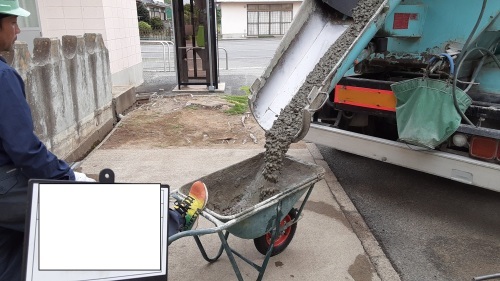 【現場レポート】トイレ改修建築工事2_d0176793_18002902.jpg