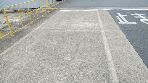 路面線引き作業_d0176793_18014393.jpg