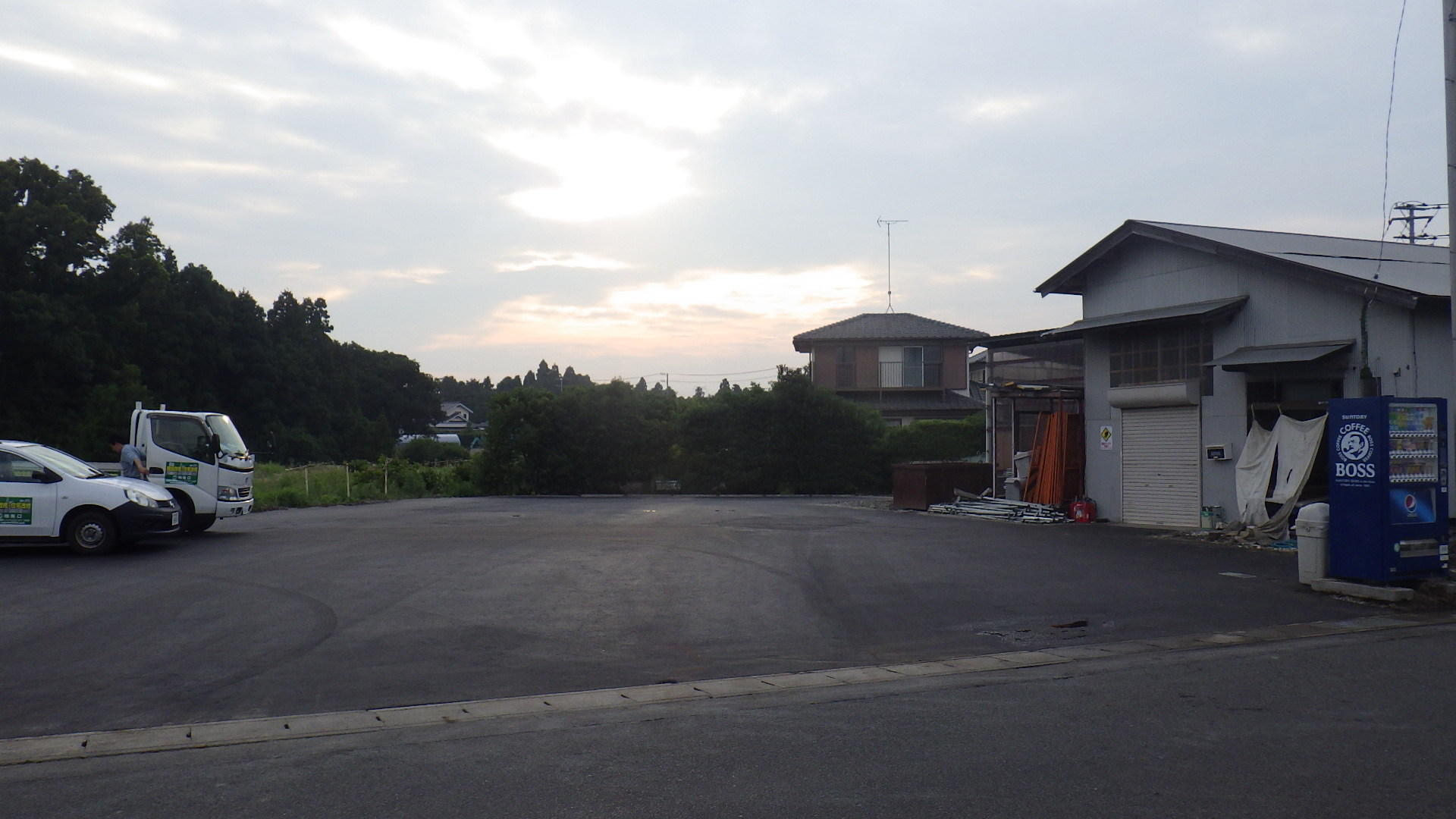 アスファルト舗装_d0176793_18384325.jpg