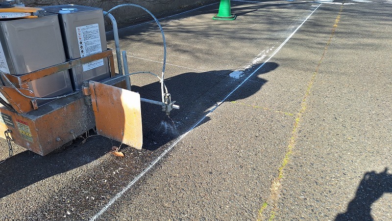 駐車場白線引き_d0176793_18523371.jpg