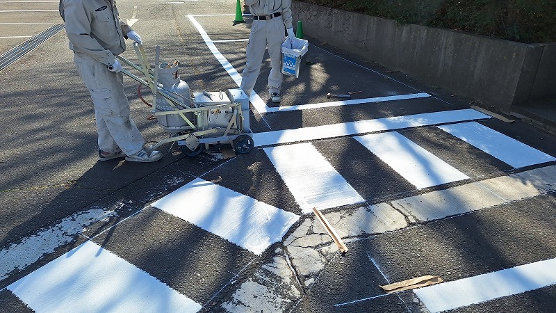 駐車場白線引き_d0176793_18543179.jpg