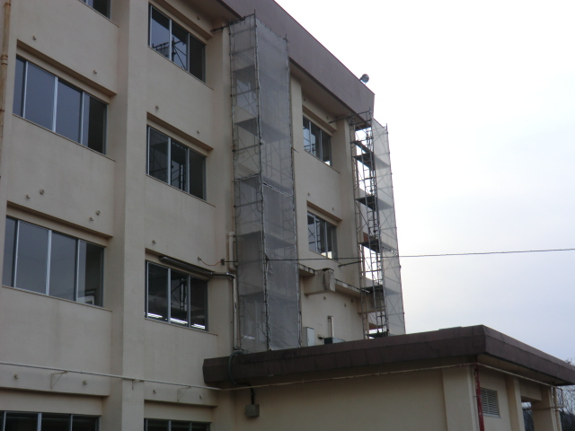 現場レポート~県立小瀬高校本館屋上防水改修工事_d0176793_1930910.jpg