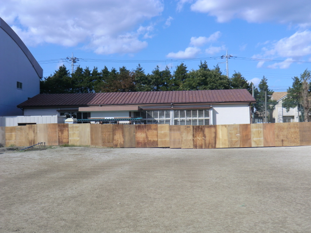 【現場レポート】 多賀高校格技場耐震補強工事_d0176793_1956466.jpg