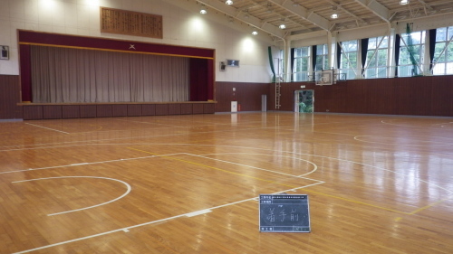 【現場レポート】高校体育館床研磨改修工事_d0176793_20200068.jpg