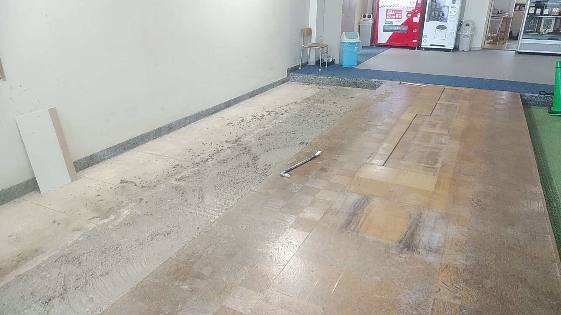 昇降口改修_d0176793_21135930.jpg