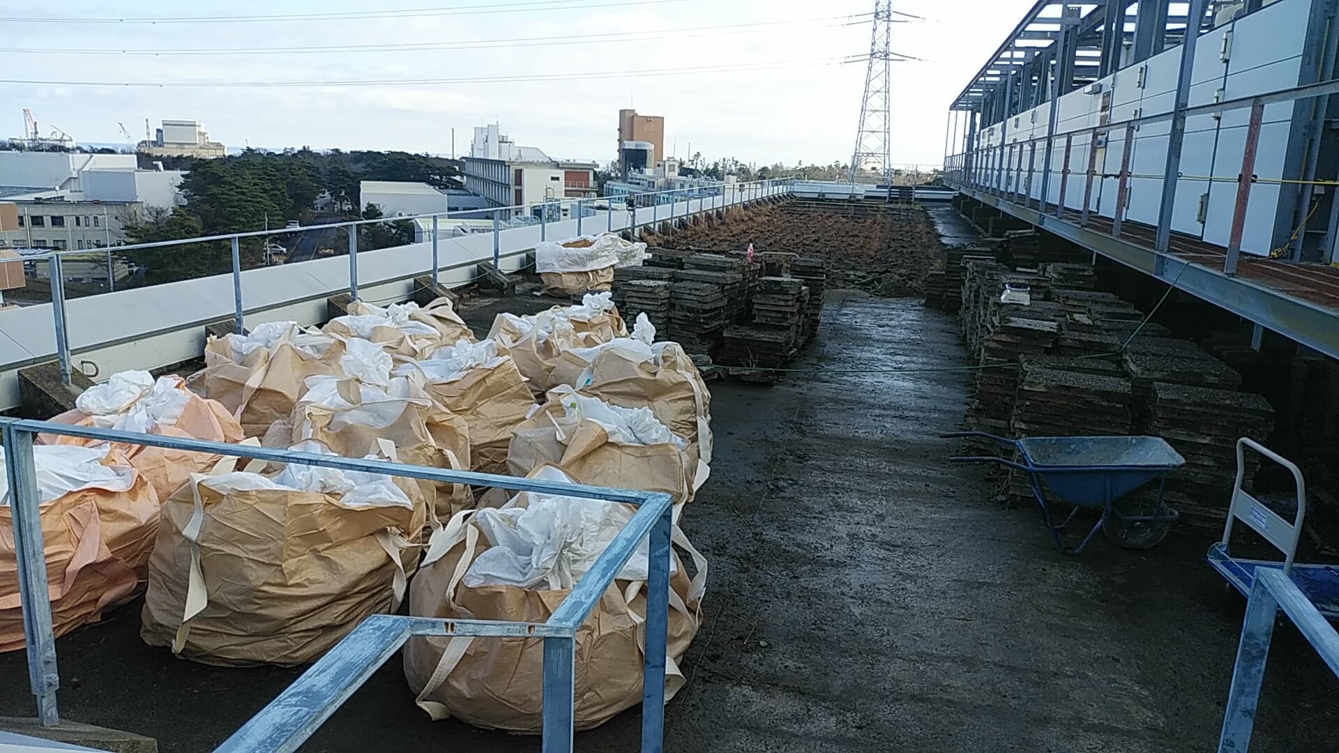 屋上防水工事_d0176793_22063133.jpg