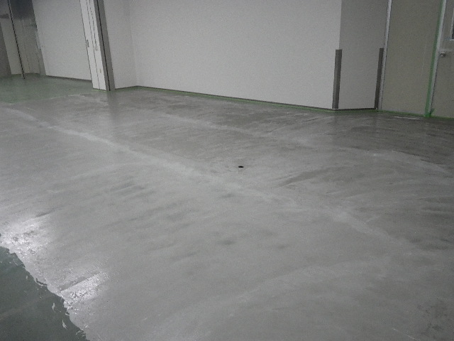 【現場レポート】 工場床塗装(硬質エポキシ)_d0176793_8484924.jpg