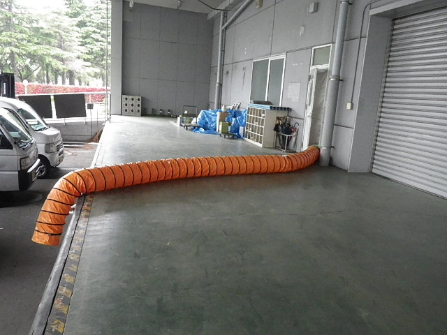【現場レポート】 工場床塗装(硬質エポキシ)_d0176793_93642100.jpg